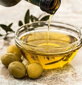 Best Oils For Hair Growth & Healthy Scalp