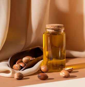 Benefits of Argan Oil for Hair & How to Use it