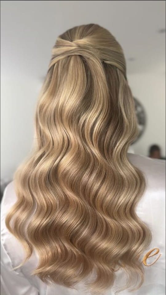 Styled by @amyrosebridal, wearing Classic Full Head Clip Ins in shade Biscuit Blondie
