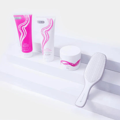 Mistletoe Moisture Bundle Content