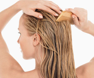 how-to-wash-brush-hair-extensions