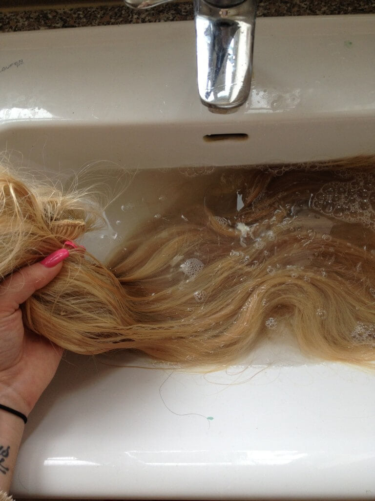 how-to-wash-your-clip-in-hair-extensions